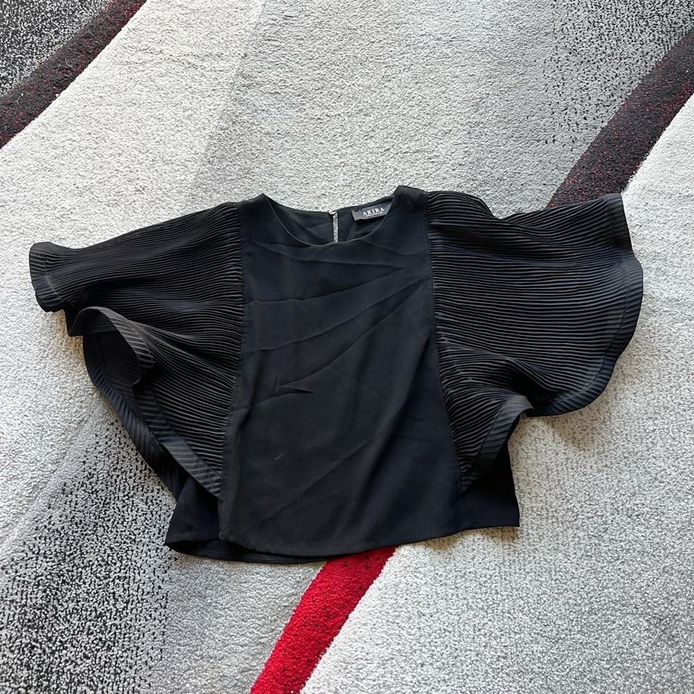 AKIRA Black Pleated Flutter Sleeve Blouse